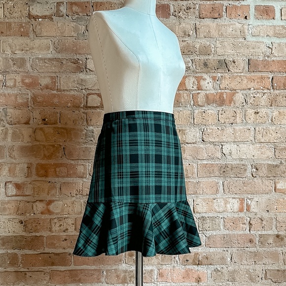 BNWT Draper James Ruffle Hem Skirt in Blackwatch Plaid - Picture 3 of 16